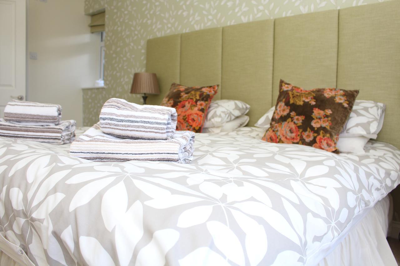 Laurels Guesthouse Witney Bagian luar foto